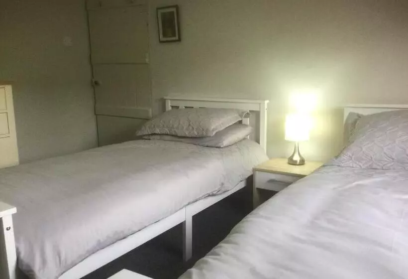 Aamiaismajoitus (B&B) The Cottage