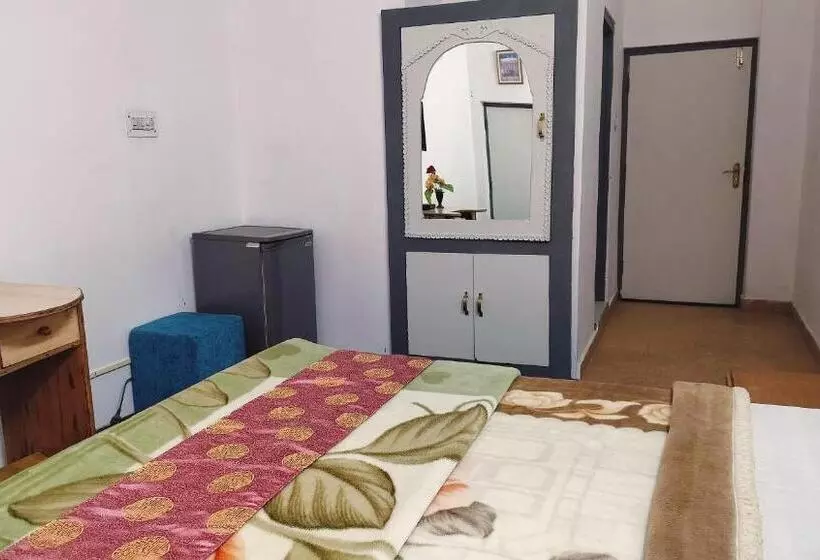 ホテル Chaitanya Inn