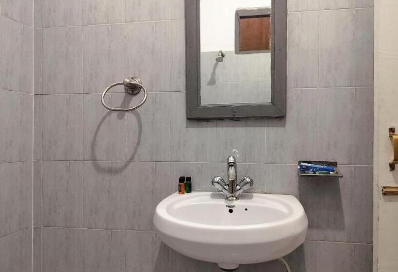 فندق Chaitanya Inn