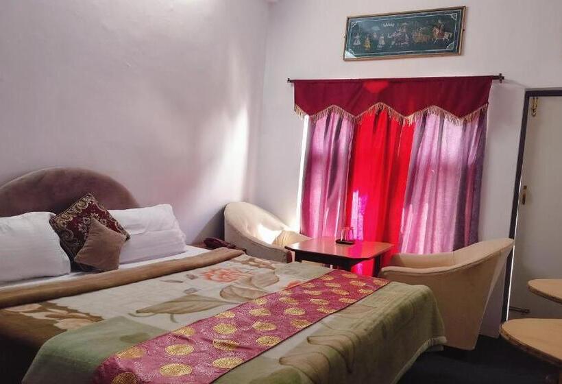 فندق Chaitanya Inn