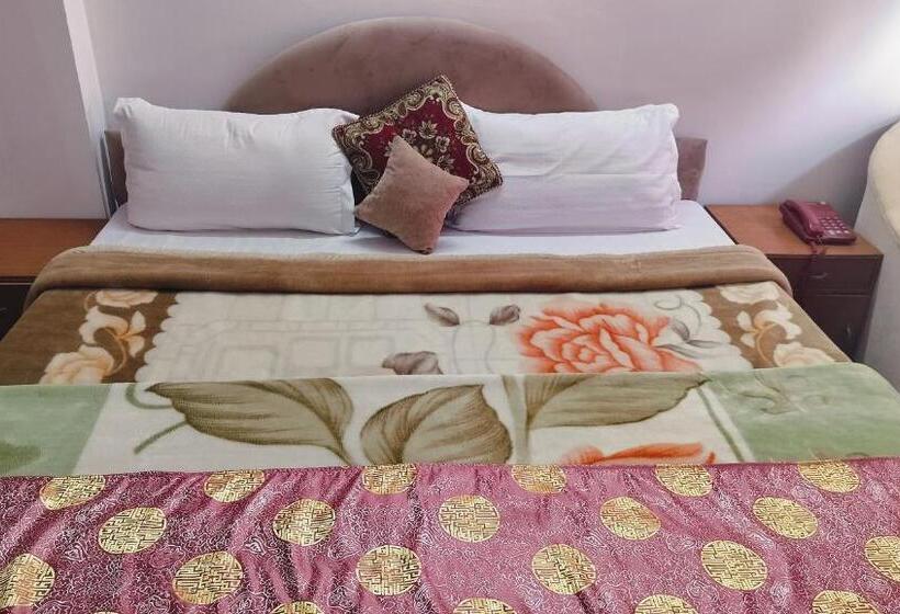 فندق Chaitanya Inn