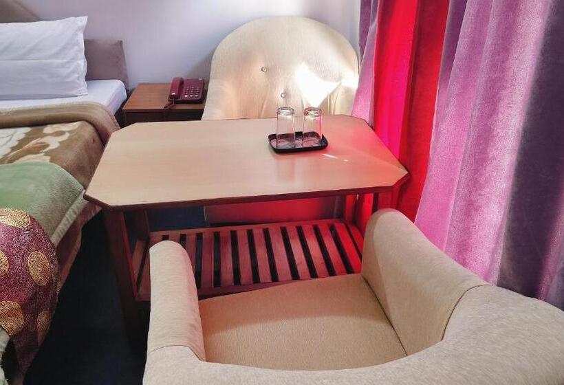 فندق Chaitanya Inn