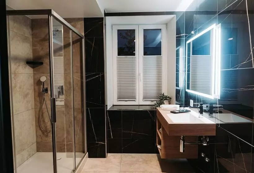 هتل Hôtel Du Midi