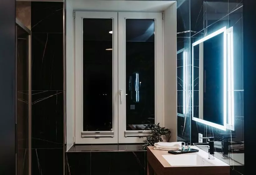 هتل Hôtel Du Midi