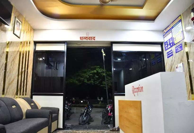 ホテル Kalika Residency