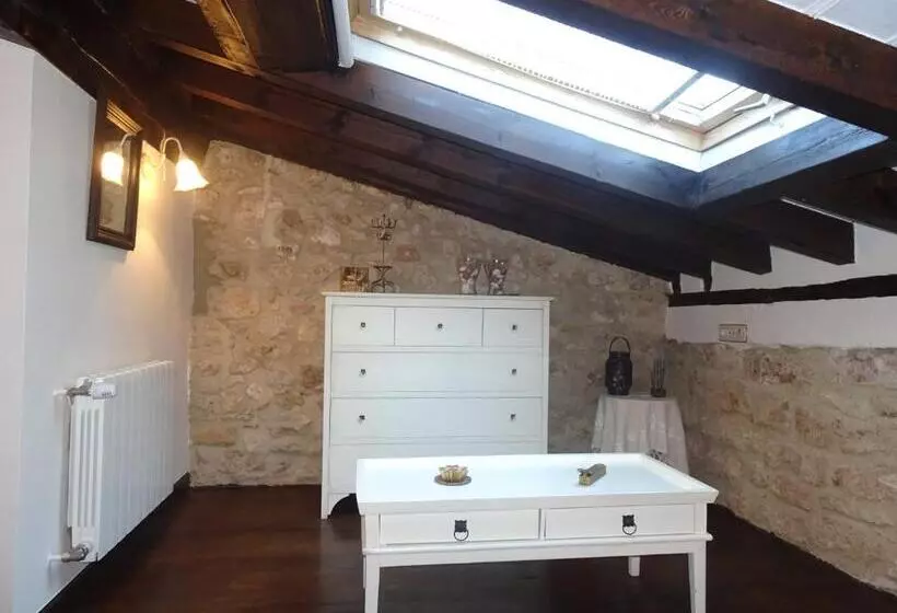 Hotelli La Casona De Escalada