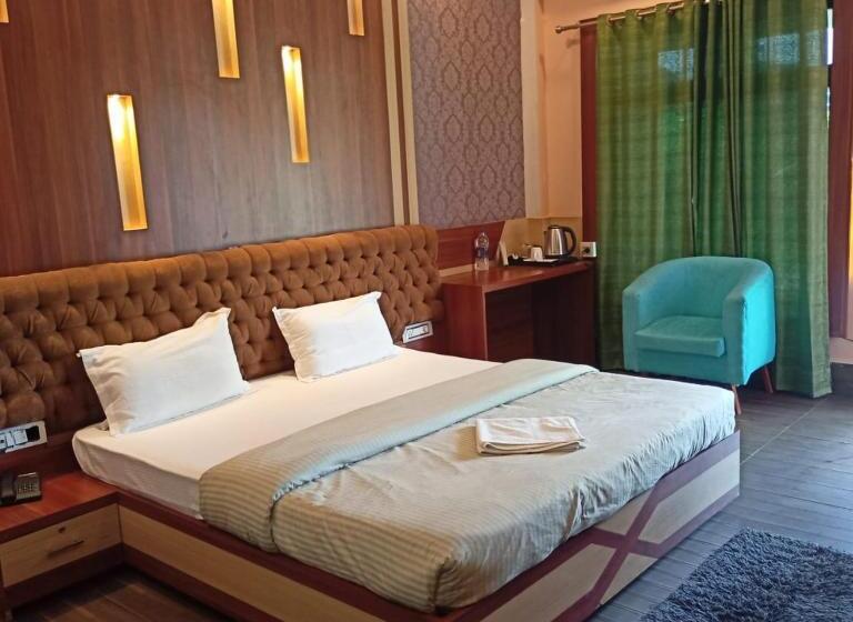 Hotel Patkai Resort