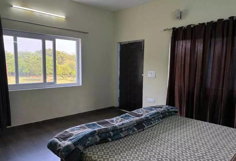 ホテル Romentik Private Farmhouse Aravali Gurugram