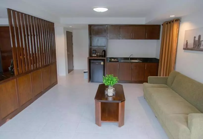 ホテル Roomquest Kalim Beach