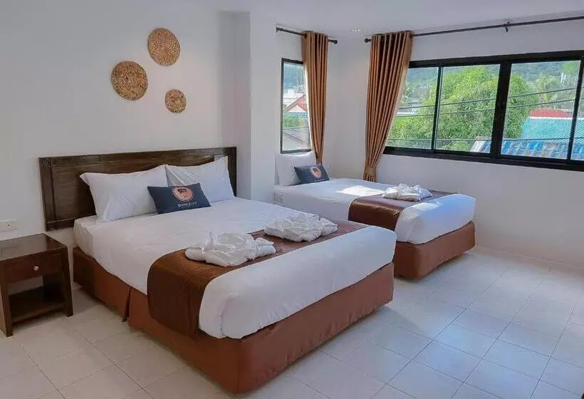 ホテル Roomquest Kalim Beach