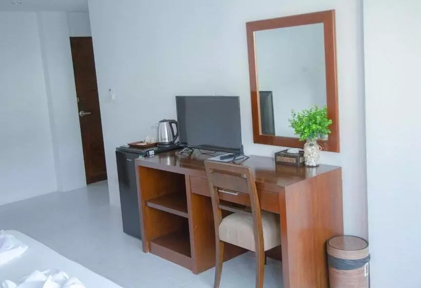 ホテル Roomquest Kalim Beach