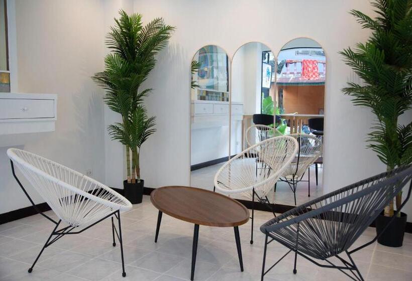 酒店 Roomquest Kalim Beach