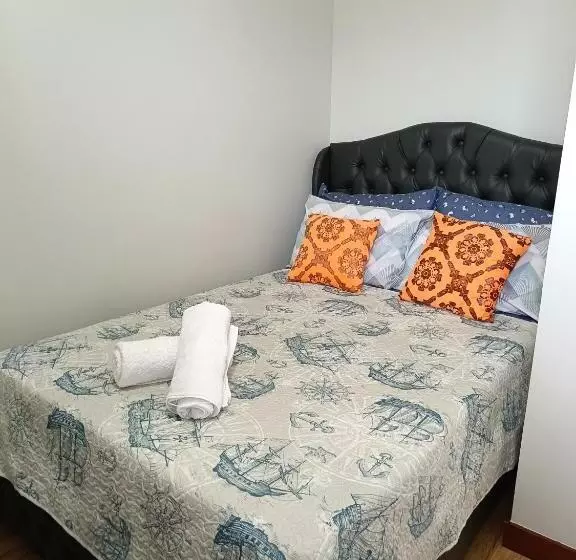 Malaya S Crib