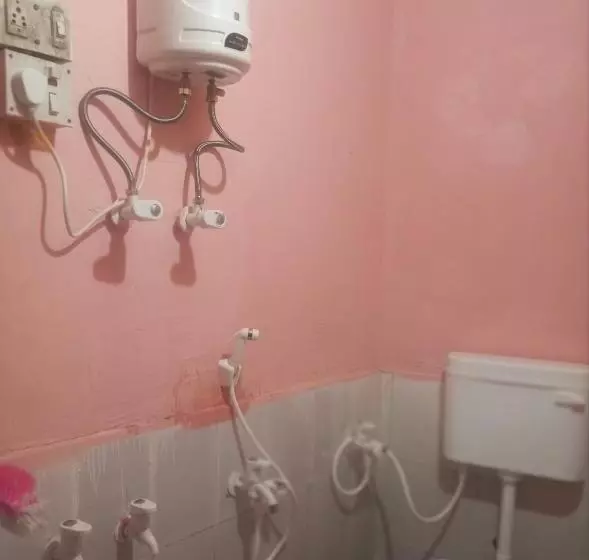 Majatalo A One Bhakt Nivas, Akkalkot