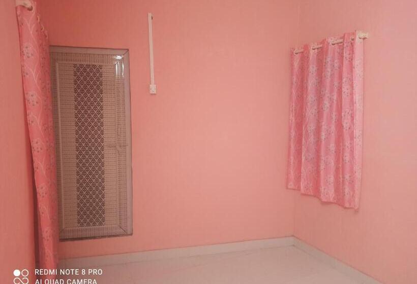 Pensão A One Bhakt Nivas, Akkalkot