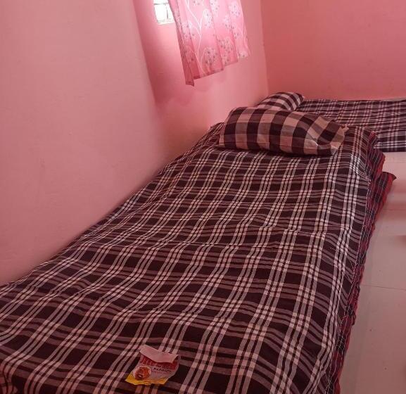 Pensão A One Bhakt Nivas, Akkalkot