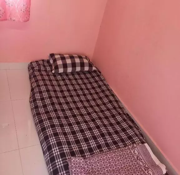 Majatalo A One Bhakt Nivas, Akkalkot
