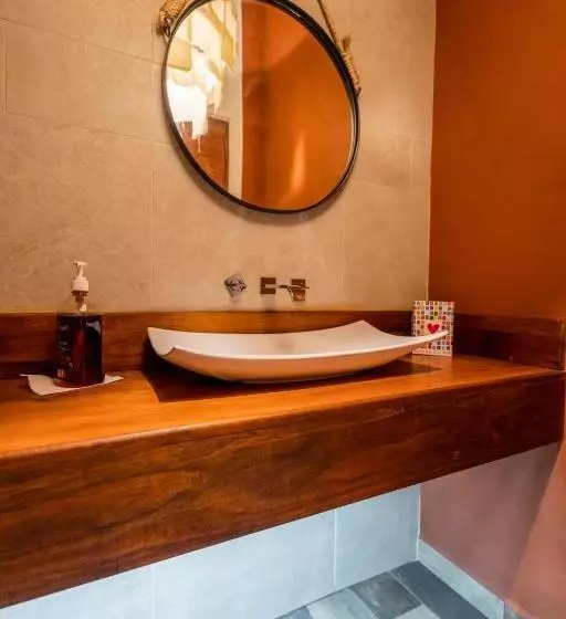Majatalo Casa Tizates  Suite Avandaro