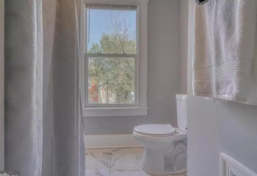 Majatalo Budget Bed Room Near Downtown Inner Harbor W Free Parking