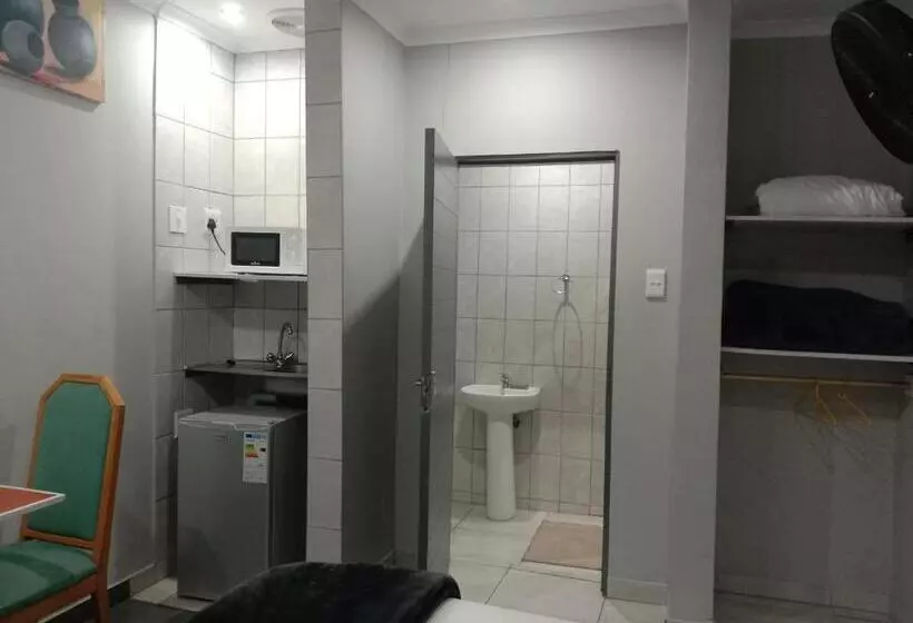 Majatalo Executive Guest House Randfontein