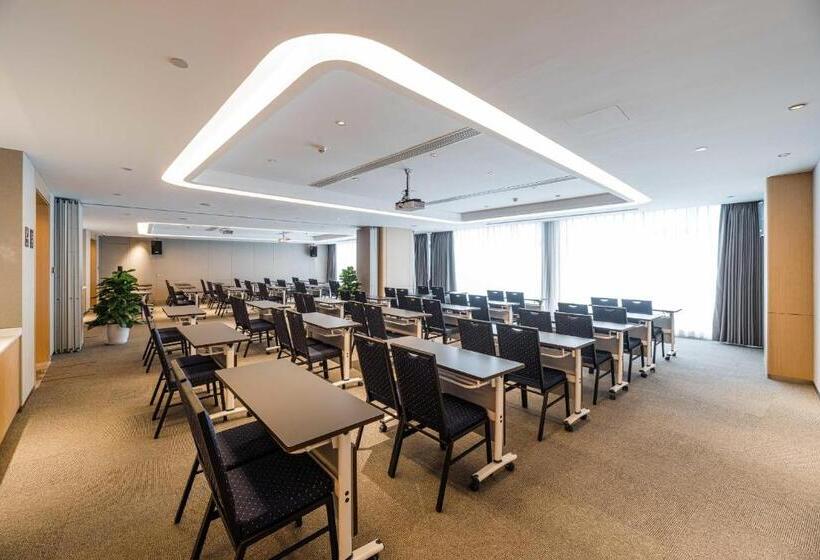 Atour Hotel Tonglu Fuchunjiang