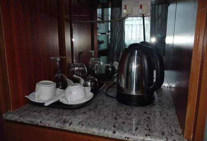 تختخواب و صبحانه Chello Motel