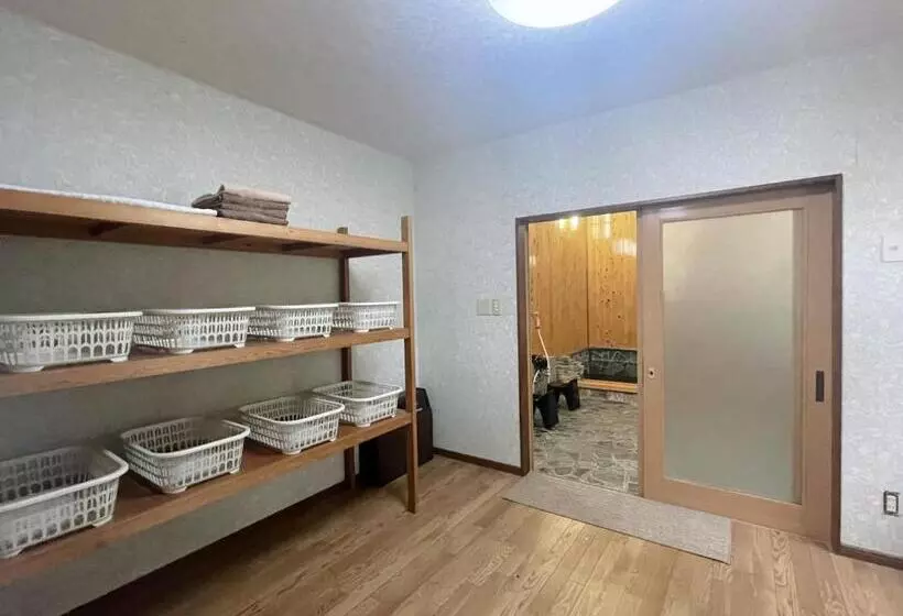 ペンション Akane Hostel あかね天然温泉旅館