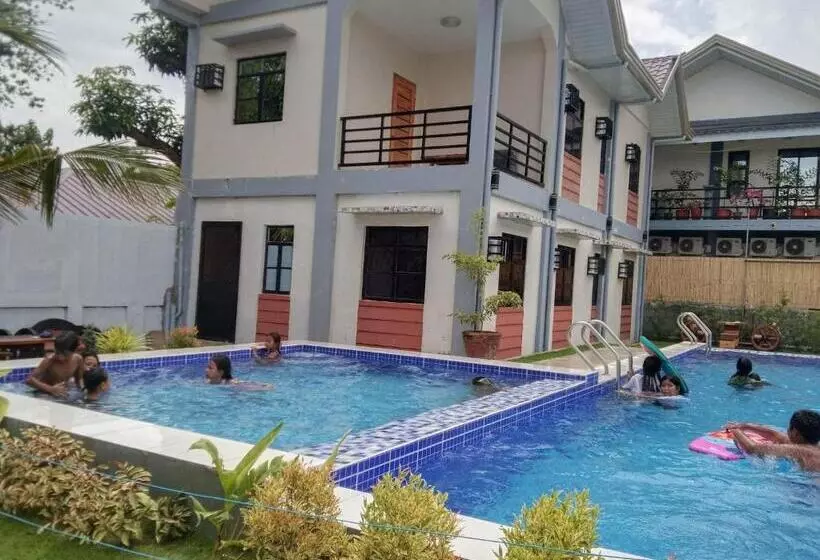 Majatalo Duran Pool & Guesthouse