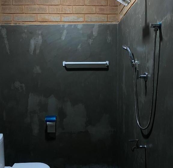 Pension (Hôtel basse catégorie) Emma Inn