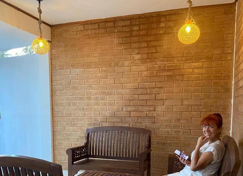 Pension (Hôtel basse catégorie) Emma Inn