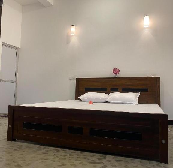 Pension (Hôtel basse catégorie) Emma Inn