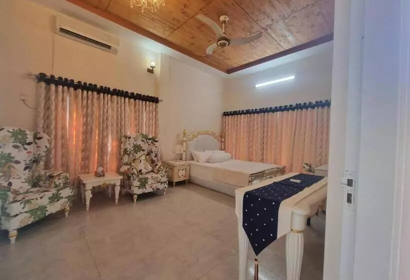پانسیون The Cozy Nest
