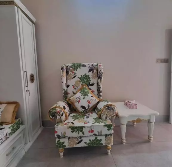 پانسیون The Cozy Nest