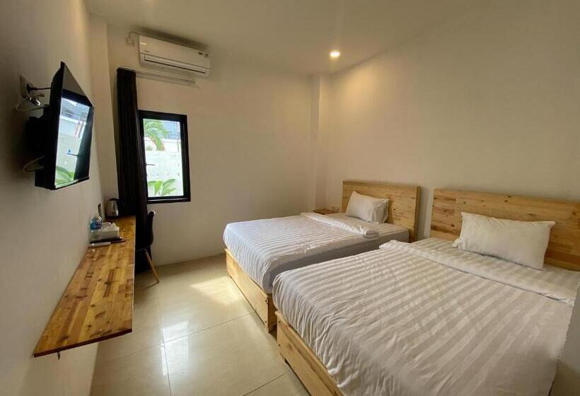 Urbanview Hotel Medio Inn Palu By Reddoorz