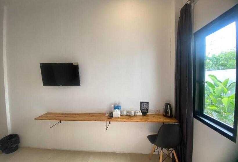 Urbanview Hotel Medio Inn Palu By Reddoorz