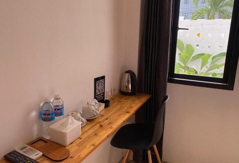 Urbanview Hotel Medio Inn Palu By Reddoorz