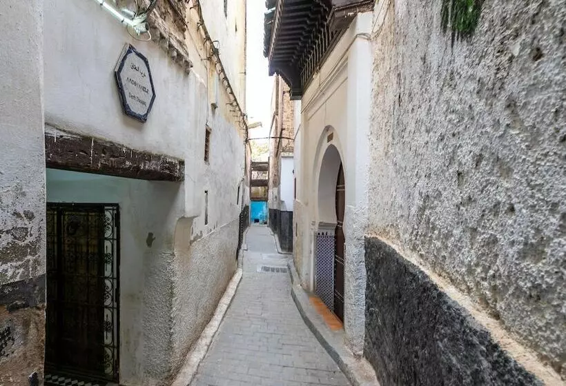 تختخواب و صبحانه Dar Usham Fes