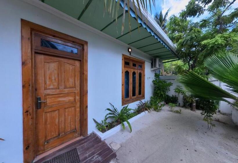 تختخواب و صبحانه Himandhoo Lodge