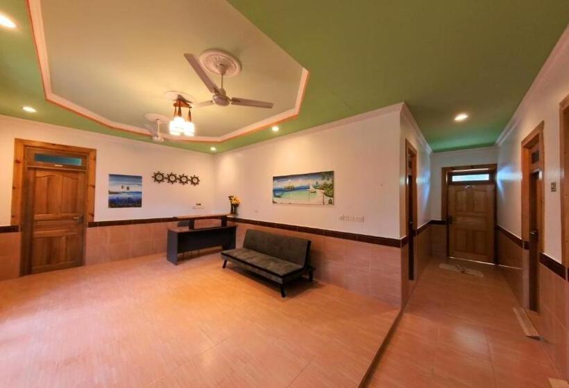 تختخواب و صبحانه Himandhoo Lodge