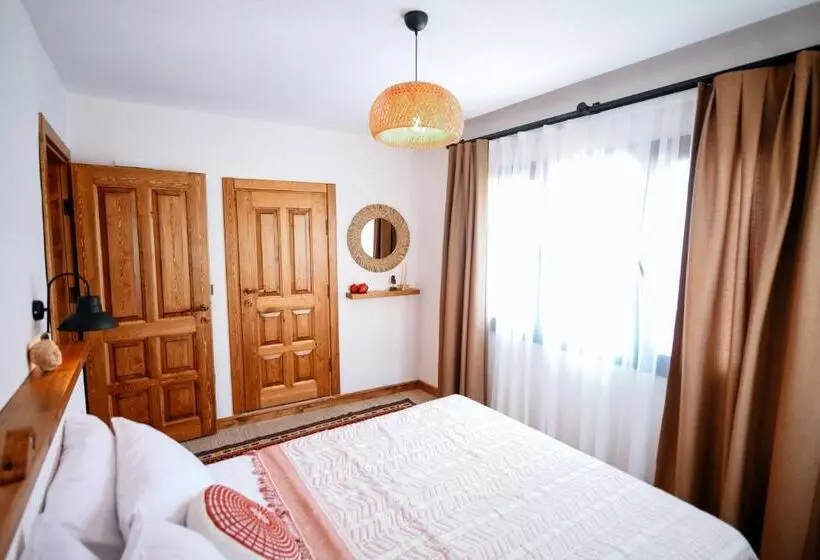 ホテル Kallinos Boutique