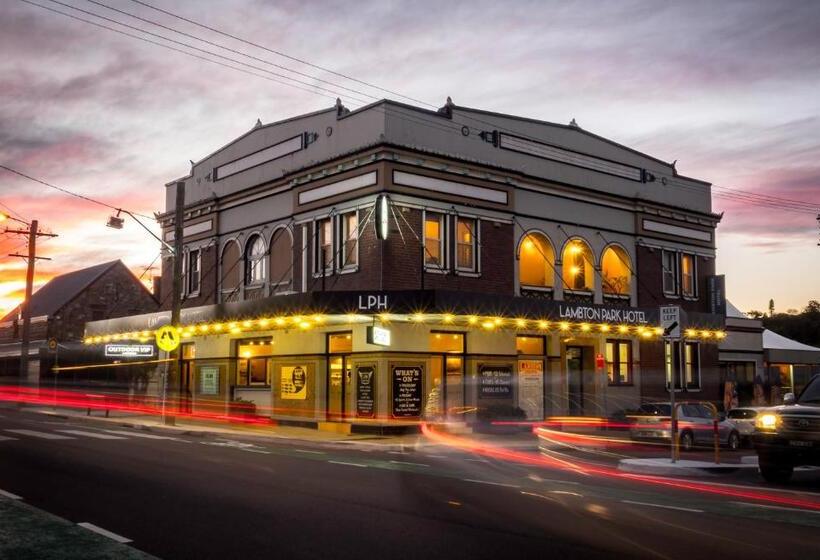 Отель Lambton Park