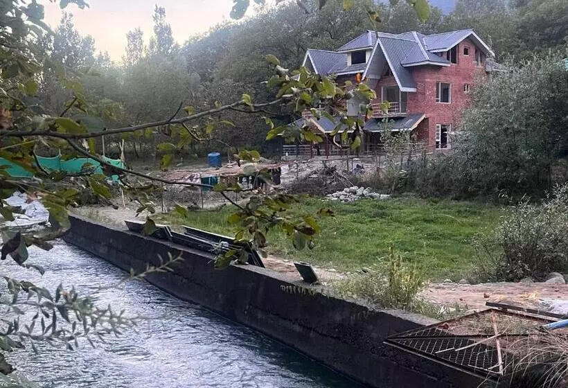 ホテル Marina Resort Pahalgam