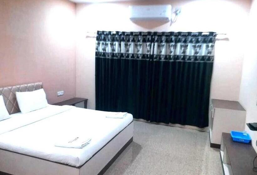 Oyo Hotel M J Heights