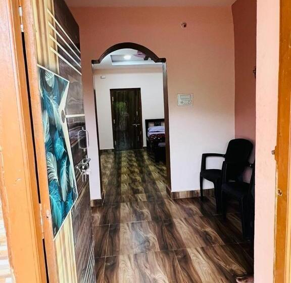 פנסיון Aditya Residency