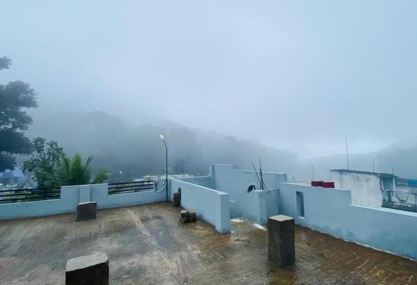 פנסיון Aditya Residency