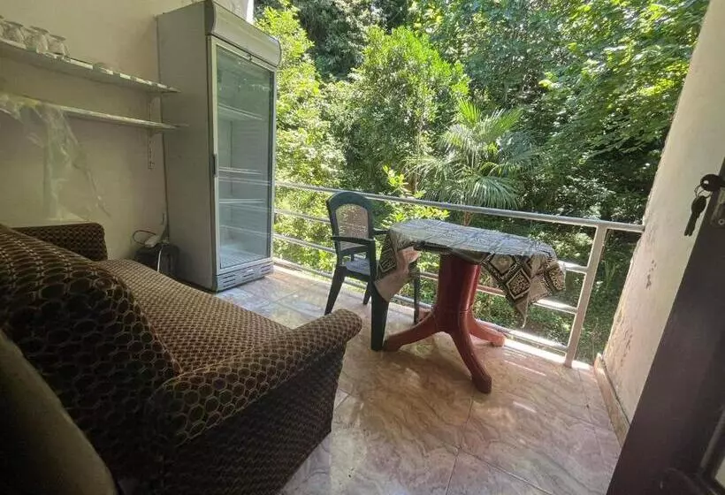 پانسیون Guesthouse Nuri