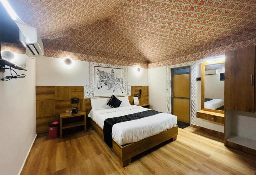 Santkrupa Villa Resort