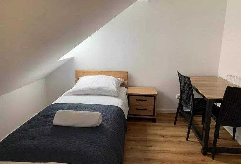 ユースホステル Gasthaus Pinneberg