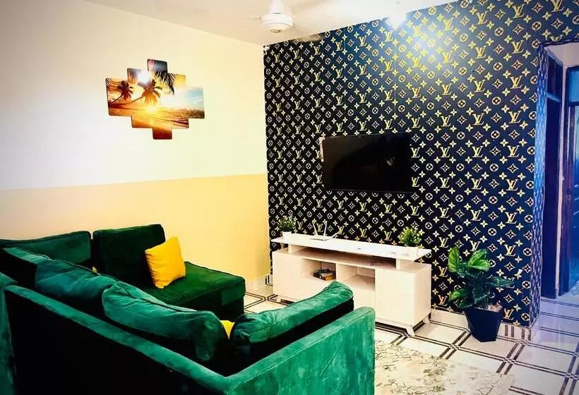 تختخواب و صبحانه Santos Bamburi Bnb