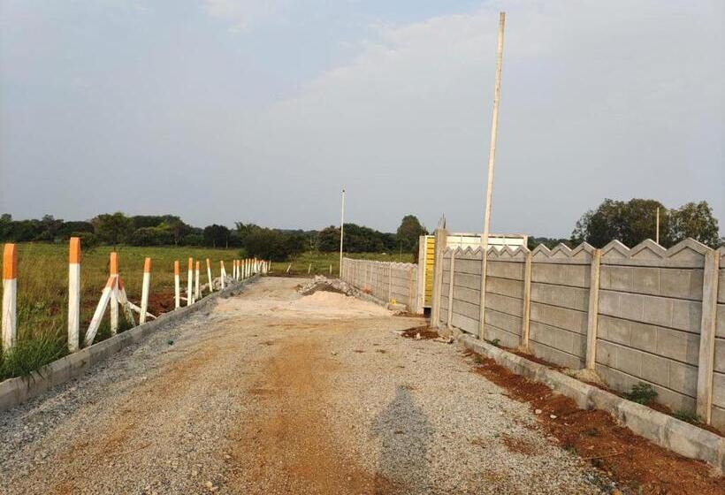 Hotel Live In Farm House